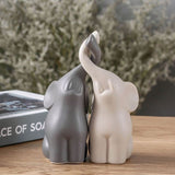 Statue éléphant amour sur table