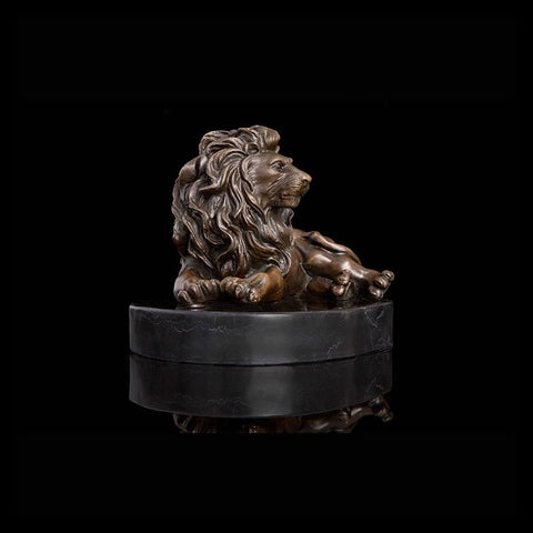 statue de lion en bronze