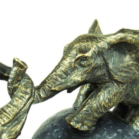 zoom statue éléphant 