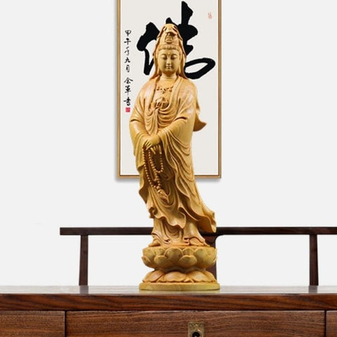 Statue Guanyin sur table