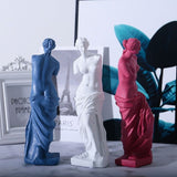 Trio statues femmes grecques.