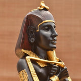 statue de pharaon noir et or