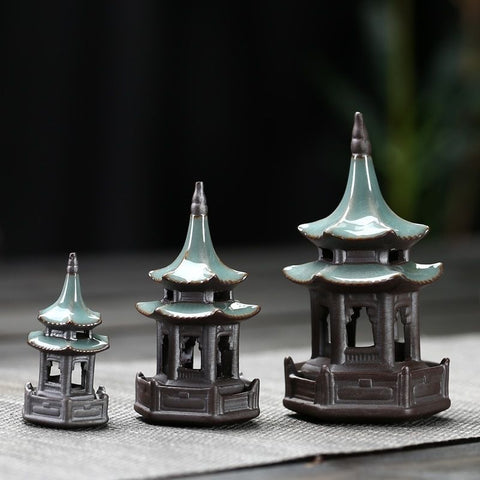 statues temples japonais sur table